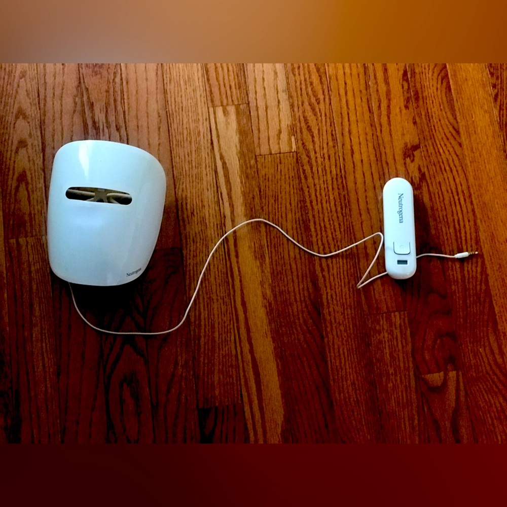Electronic face mask… for acne